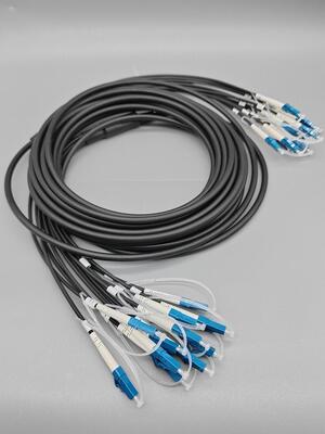 Op Maat Gemaakte Gepantserde Glasvezel Patchkabel met Voorgemonteerde Connectoren 6 12 24 Vezels LC SC Connector OS2 Single Mode 5.0mm Zwarte Buitenkabel